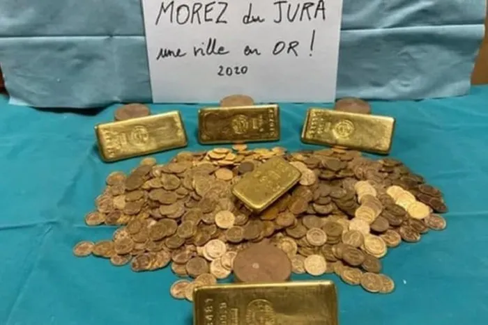 Chính quyền địa phương ở thị trấn Morez, vùng Jura, Pháp đã phát hiện kho báu trị giá hơn 16 tỷ đồng trong một căn nhà bỏ hoang.