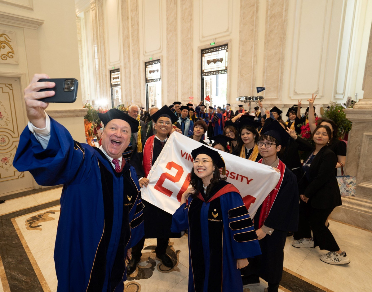 Đại học VinUni công nhận Tốt nghiệp cho 145 sinh viên niên khóa đầu tiên - Hình 3 Dai hoc VinUni cong nhan Tot nghiep cho 145 sinh vien nien khoa dau tien-Hinh-3