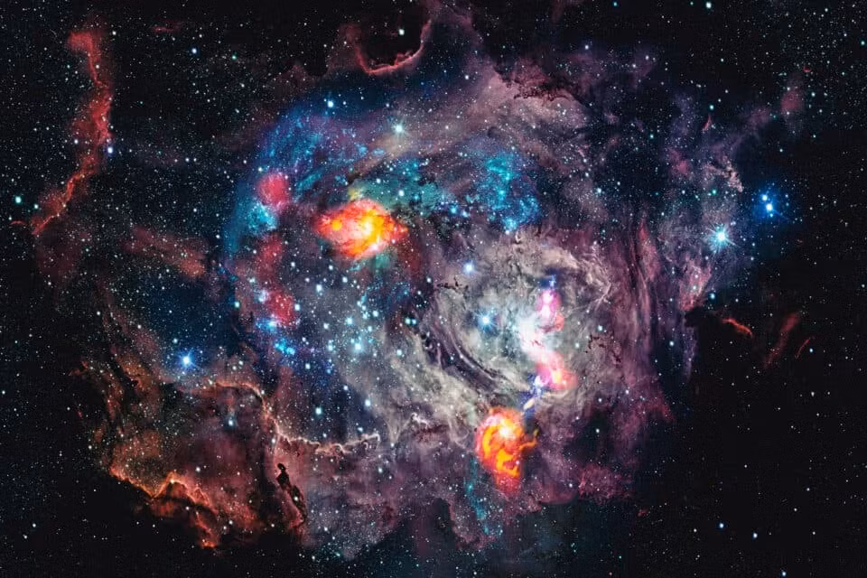 Vật chất tối không phát quang, hiện diện xung quanh các thiên hà và cụm thiên hà như những chiếc áo choàng vô hình. Năng lượng tối, chiếm tới 70% vũ trụ, có khả năng gia tốc các thiên hà. Tuy nhiên, lý thuyết về năng lượng tối vẫn còn đang trong giai đoạn phát triển, và giới khoa học vẫn chưa thể giải thích chính xác về nó.