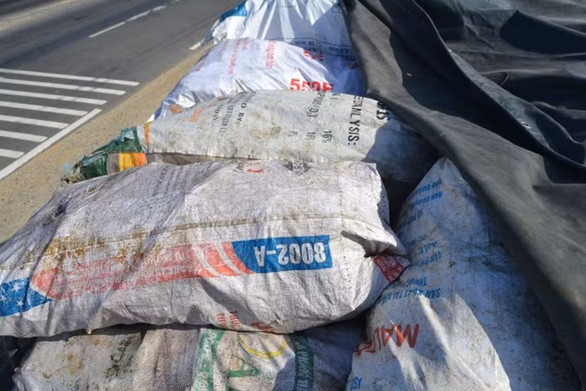 Kinh di lam bot nem bang 10 tan xuong dong vat co gioi-Hinh-2