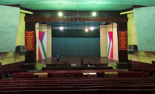 Nha hat 1.000 cho o vung ven Sai Gon: Nhiem vu chinh tri la chinh!-Hinh-2