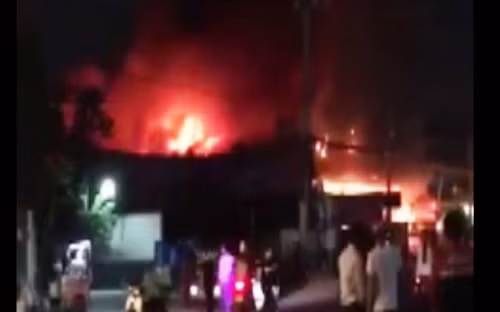 Trang dem cuu hoa cua hang nem, noi that chay, no “nhu bom”