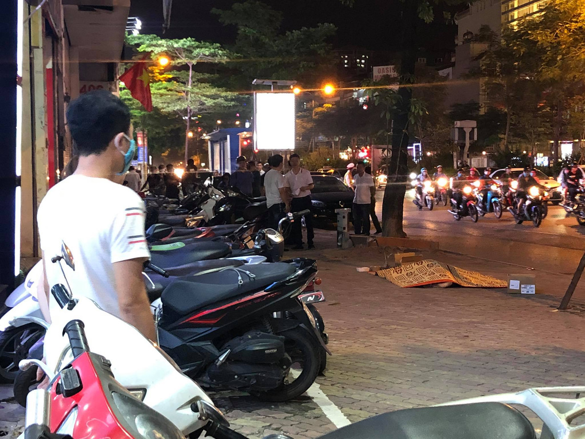 Phat hien nam thanh nien roi tu tang cao xuong dat tu vong