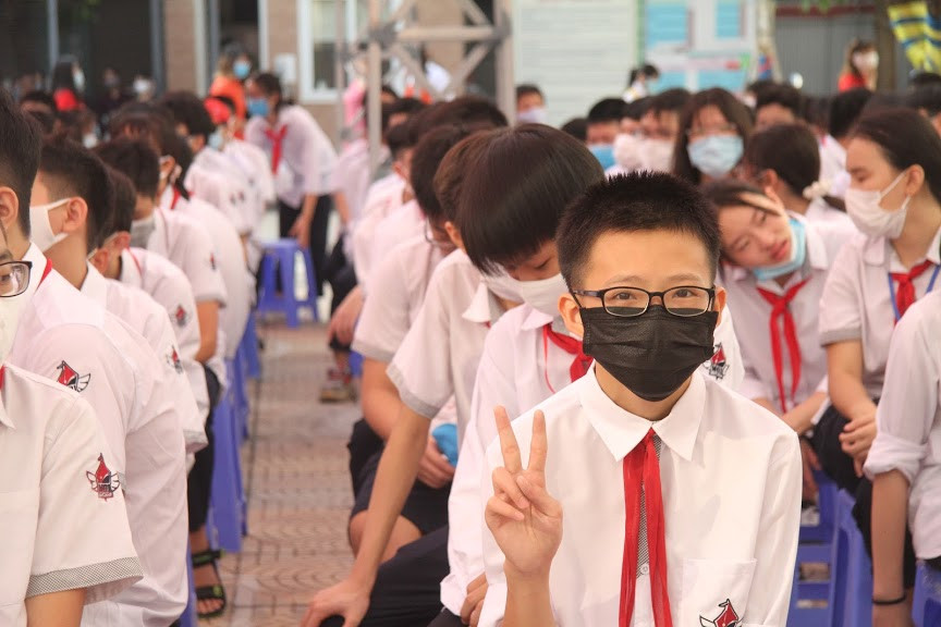 Đặc biệt, việc bảo đảm an toàn sức khỏe cho giáo viên, học sinh luôn được đặt lên hàng đầu.