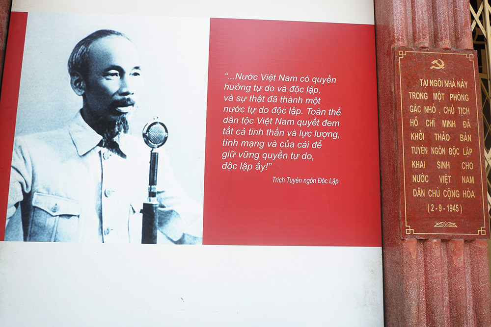 Trích Tuyên Ngôn Độc Lập của Chủ tịch Hồ Chí Minh.