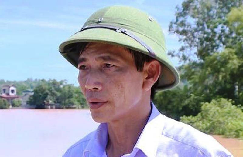  Phó chủ tịch UBND huyện bị bắt vì đánh bạc: Ngày 12/6, Công an tỉnh Thanh Hóa đã khởi tố vụ án, khởi tố bị can, bắt tạm giam đối với 4 bị can về tội đánh bạc, trong đó có ông Nguyễn Văn Long, Phó Chủ tịch UBND huyện Hậu Lộc. 