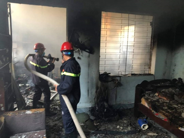  3. Đốt vàng mã cúng rằm, một căn nhà 2 tầng ở Hải Phòng bị thiêu rụi: Ngày 2/9, thông tin từ lãnh đạo phường Nghĩa Xá (quận Lê Chân, Hải Phòng) cho biết, chiều tối 1/9, một vụ hỏa hoạn do đốt vàng mã cúng rằm xảy ra ra tại ngôi nhà số 5, ngõ 82, đường Vũ Chí Thắng. Vụ hỏa hoạn xảy ra trong ngõ, đông dân cư, không gây thiệt hại về người nhưng khiến toàn bộ đồ đạc trong căn nhà bị thiêu rụi.