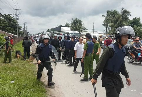 Lực lượng bảo vệ đã cố can ngăn nhưng không được. Nhóm học viên này đã bỏ trốn theo đường dân sinh cạnh công trình đang thi công mở rộng về hướng huyện Tân Phước, tỉnh Tiền Giang. Qua kiểm tra của cơ quan chức năng, có 31 học viên của cơ sở cai nghiện bỏ trốn, trong đó có 26 học viên trong tỉnh Tiền Giang và 5 học viên ở ngoài tỉnh như Long An, Cần Thơ, Cà Mau...