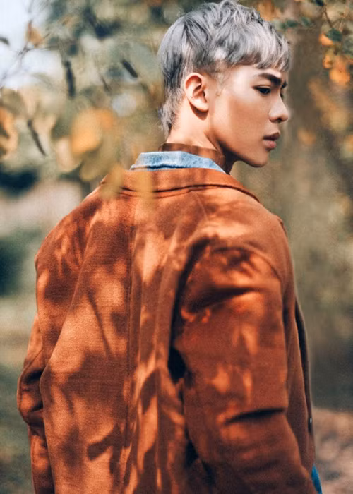 Đáng chú ý, đầu tháng 1/2016, dưới sự nâng đỡ của công ty quản lý, Erik cho ra mắt sản phẩm âm nhạc đầu tay “Sau tất cả”. (Ảnh: FBNV)