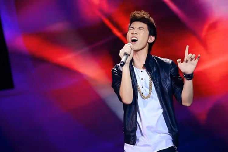 Sau The Voice Kids 2013, Trung Thành tham gia một số cuộc thi âm nhạc trên truyền hình. Năm 2014, anh lọt top 25 Ngôi sao Việt và top 4 The Winner. (Ảnh: Zing)