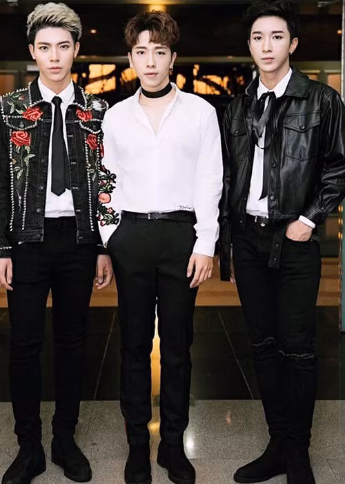 Đầu năm 2016, Trung Thành gia nhập nhóm nhạc Monstar với vai trò hát chính và lấy nghệ danh là Erik. (Ảnh: FBNV)