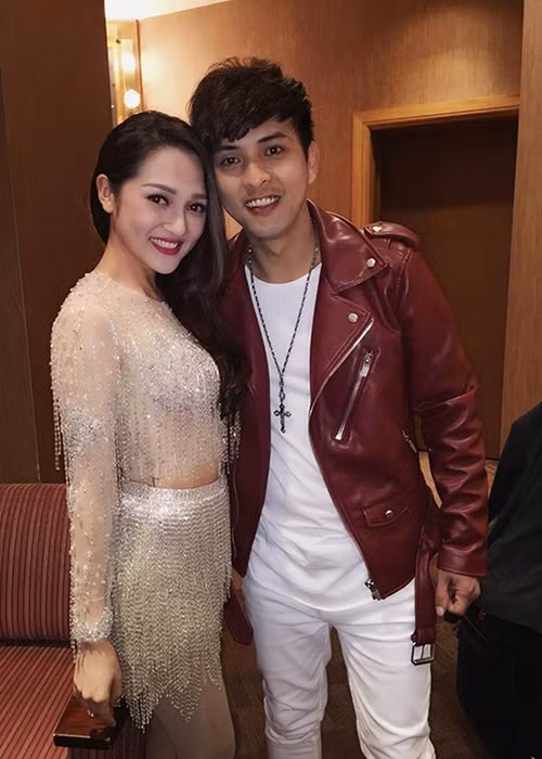 Trước tin đồn yêu Bảo Anh, Hồ Quang Hiếu chia sẻ, anh và nữ ca sĩ chỉ là bạn bè thân thiết. Vì chơi thân với em gái anh nên việc ngủ lại của Bảo Anh không có gì đặc biệt. (Ảnh: Zing)