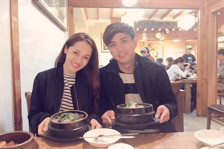 Tuy nhiên, đầu tháng 2 vừa qua, cặp đôi khoe ảnh du lịch ở quốc đảo Guam xóa tan tin đồn tình cảm rạn nứt. (Ảnh: FBNV)