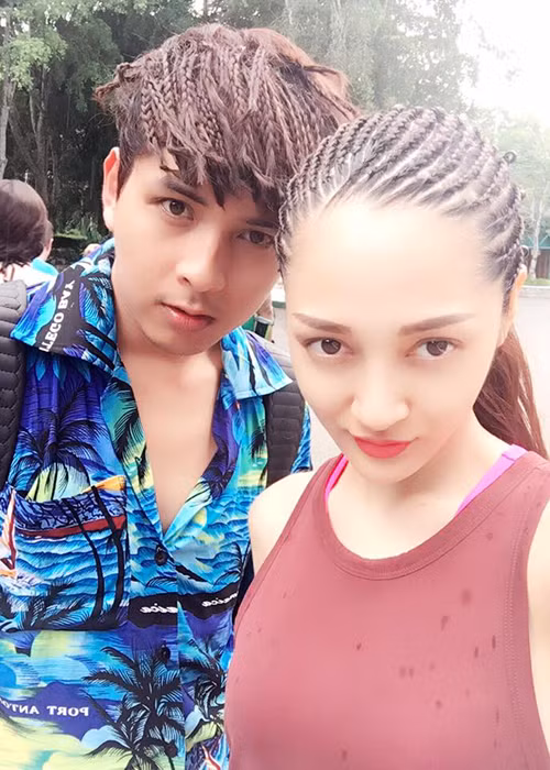 Trước tin đồn tình cảm rạn nứt, Hồ Quang Hiếu và Bảo Anh từ chối bình luận. Nữ ca sĩ cho biết, chia sẻ trên Facebook chỉ là cách cô thể hiện quan điểm về tình yêu. (Ảnh: FBNV)