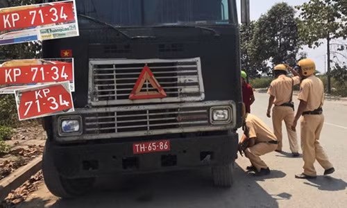 Thu tuong yeu cau tong kiem tra bien so xe quan doi