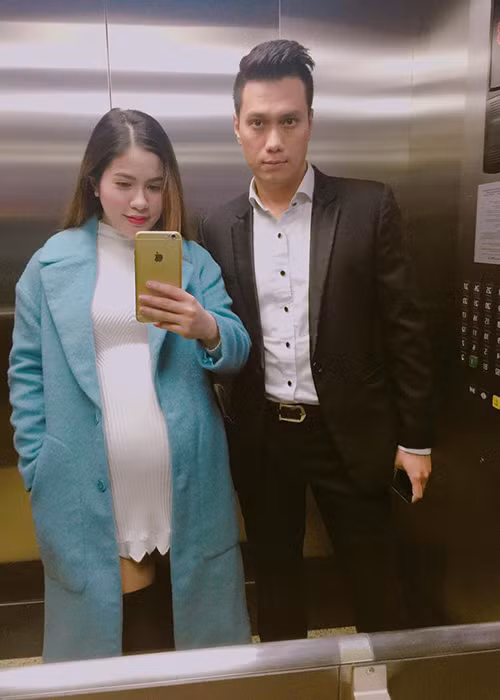 Kể từ khi gắn bó cho đến nay, trên trang cá nhân, vợ chồng Việt Anh thường xuyên chia sẻ những khoảnh khắc ngọt ngào bên nhau khiến không ít người ghen tị. (Ảnh: FBVN)