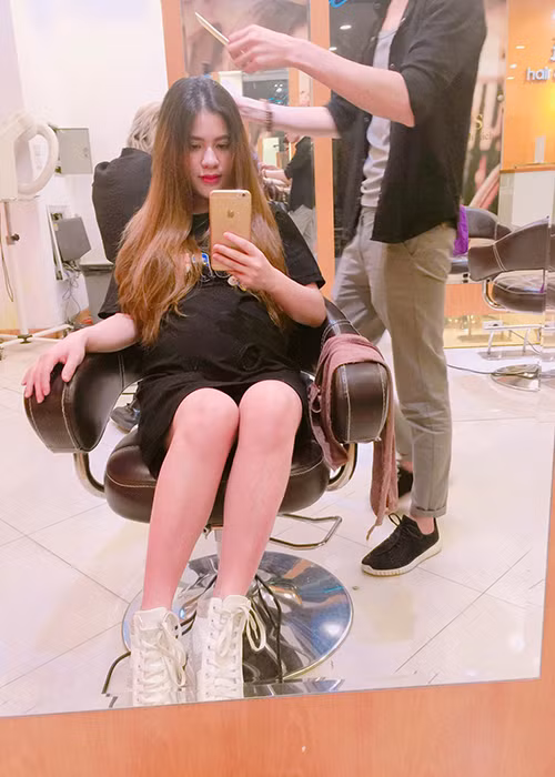 Cuối tháng 2/2016, Trần Hương chia sẻ thông tin cô và nam diễn viên phim “Chạy án” đã đăng ký kết hôn. (Ảnh: FBVN)