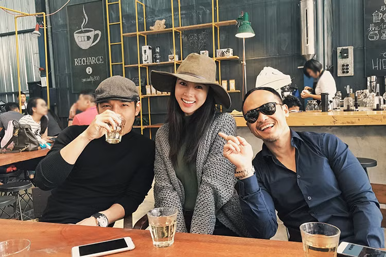 Trong nhiều tháng qua, trên trang cá nhân, Cường Seven gần như không chia sẻ về Mlee. Thay vì đó, anh thường xuyên đăng tải hình ảnh bên Vũ Ngọc Anh. Ảnh: FBNV