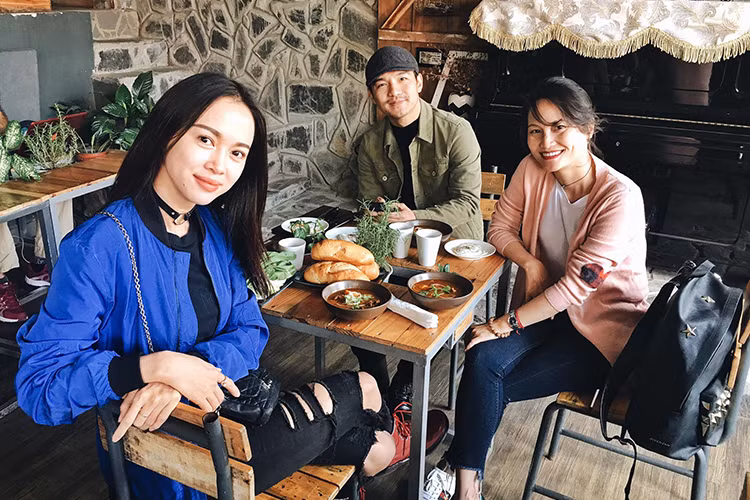 Cường Seven và Vũ Ngọc Anh cũng có nhiều bức ảnh chụp chung khi gặp gỡ ở đời thường. Ảnh: FBNV