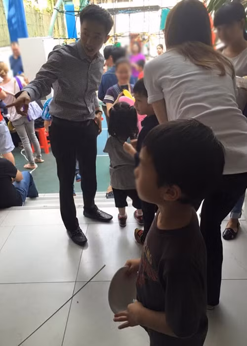 Tháng 3/2016, Hồ Ngọc Hà và Cường Đô-la cũng từng vui vẻ tái hợp nhân ngày lễ gia đình được tổ chức tại trường học của bé Subeo. Ảnh: Star Daily