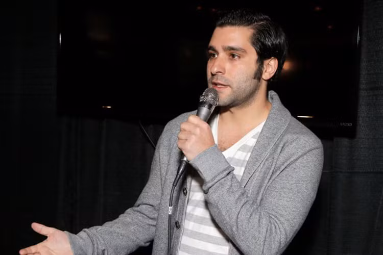 Nam đạo diễn trẻ được nhận xét là người điển trai. Ảnh: Hollywoodreporter