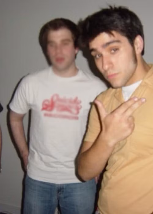 Trên trang cá nhân Instagram, nam đạo diễn 8x thỉnh thoảng chia sẻ hình ảnh thuở mới lớn của mình. Ảnh: Instagram nhân vật