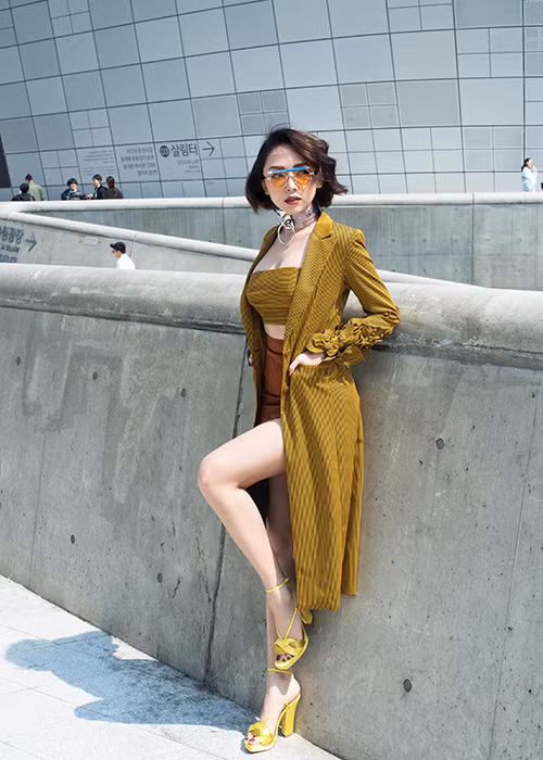 Điều đáng nói, trang phục của Tóc Tiên được thực hiện bởi một nhà thiết kế trong nước. Ảnh: Milor Trần