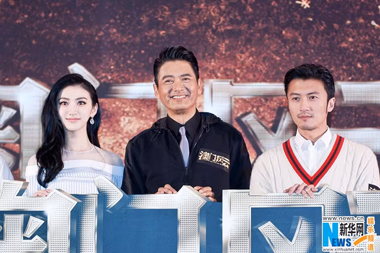 Trong phim, Cảnh Điềm vào vai Lạc Hân - nữ công an xinh đẹp, sắc sảo phải nằm vùng trong thế giới giang hồ. Ảnh: Tân Hoa Xã