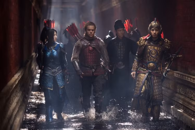 “Đệ nhất mỹ nhân Bắc Kinh” cùng diễn với tài tử Hollywood Matt Damon và Lưu Đức Hoa (thứ ba bên trái sang phải). Ảnh: Infonet