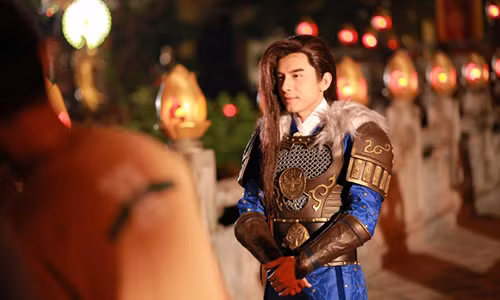 Ong bau Dan Truong len tieng vu MV bi so voi “Lac troi“