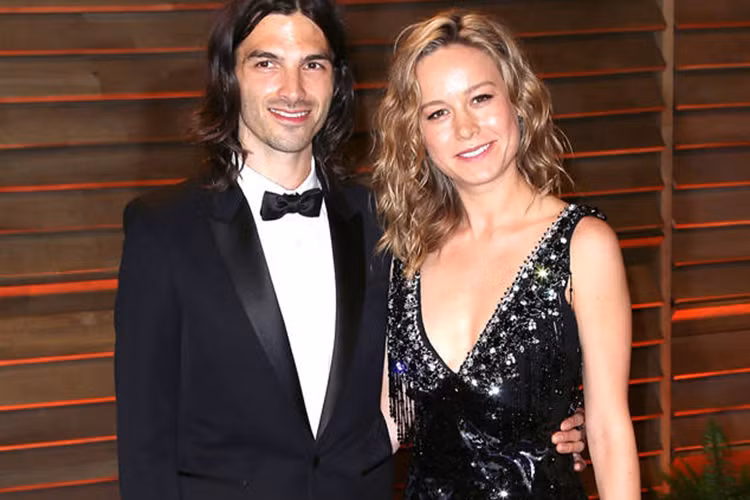 Tháng 3/2016, người đẹp phim “Kong: Skull Island” đính hôn với bạn trai trong một chuyến đi đến Nhật Bản. Brie từng chia sẻ, người yêu ủng hộ cô rất nhiều trong sự nghiệp. (Ảnh: Getty)