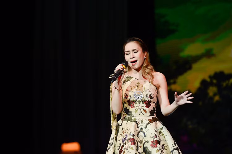 Đây là lần tái hợp thứ 2 của Mỹ Tâm và Trọng Tấn sau liveshow “Ô cửa màu xanh” của “họa mi tóc nâu” vào đầu năm 2016.