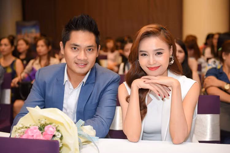 Minh Luân và "nàng Cám" Lan Ngọc được xem là đôi trai tài gái sắc của Vbiz. Bởi vậy, chuyện tình cảm của họ được đông đảo khán giả ủng hộ. Ảnh: Zing