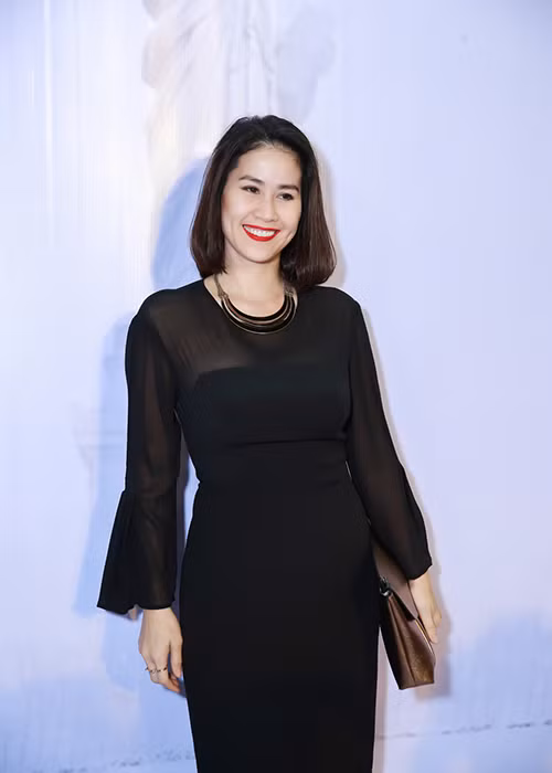 Diễn viên Thân Thúy Hà cũng háo hức đến thưởng thức bộ phim điện ảnh “Dạ cổ hoài lang”.