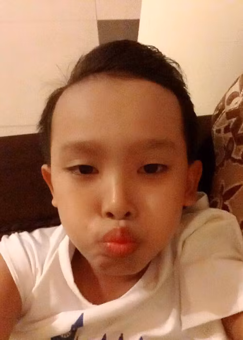 Trên trang cá nhân, quán quân Hồ Văn Cường thường xuyên chia sẻ hình ảnh đằng sau ánh đèn sân khấu của mình. Ảnh: FBNV