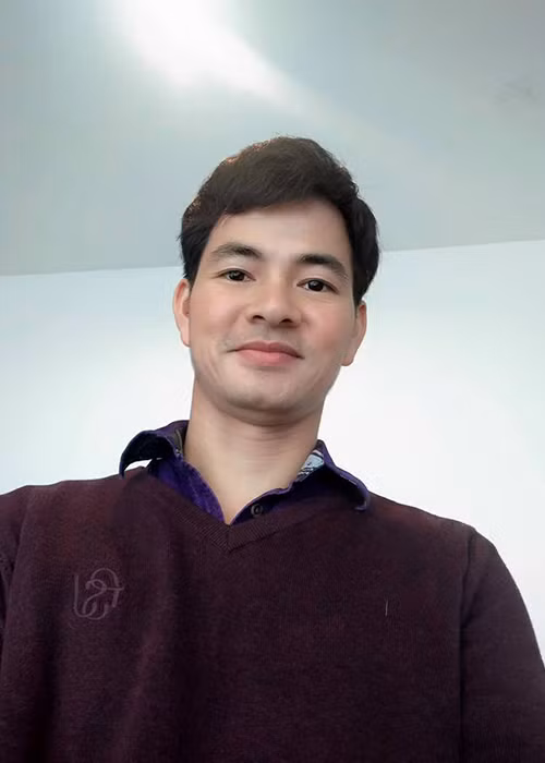 Ngày Quốc tế phụ nữ, Xuân Bắc làm thơ tặng phái đẹp. Anh viết: “Chúc mừng mùng 8/3/ Đôi môi gọi mở rất là...thân thương/ Nụ hôn đâu phải bình thường/ Nhìn ảnh đã thấy ...vấn vương trong lòng!/ Chúc chị em luôn mạnh khỏe và xinh đẹp nhé”. (Ảnh: FBNV)