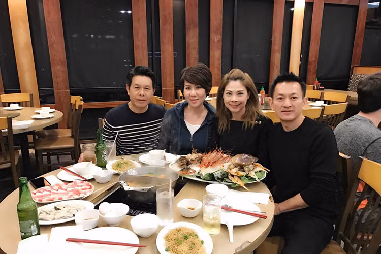 Nhiều người hâm mộ hy vọng cuộc tình mới của Thanh Thảo sẽ có cái kết đẹp bằng một đám cưới nhất là khi nữ ca sĩ đã bước sang tuổi 40. (Ảnh: FBNV)