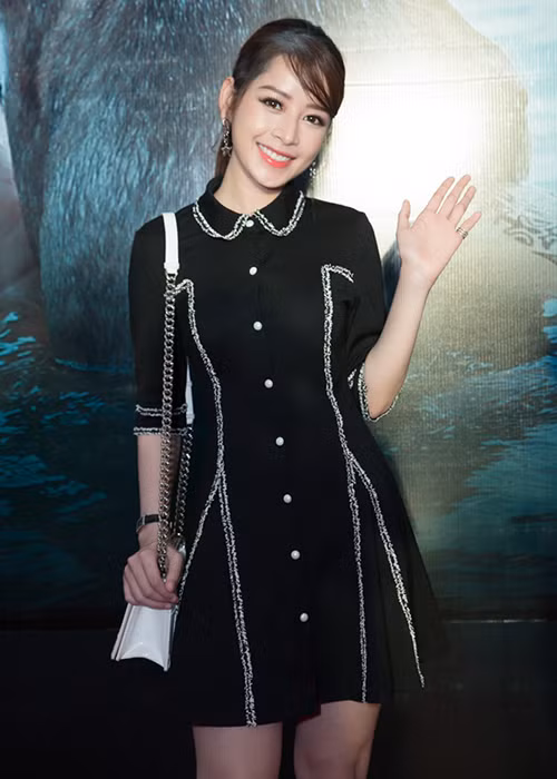 Nữ diễn viên 9x tỏ ra rất háo hức khi đến thưởng thức phần 2 của bộ phim điện ảnh “Hot boy nổi loạn”.