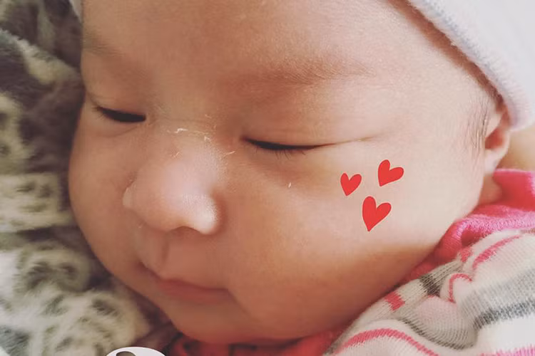 Ngam con gai cuc dang yeu cua Lam Truong - Yen Phuong