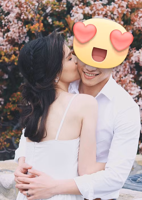 Trong loạt ảnh, Thụy Anh - em gái Thanh Thảo mặc váy cô dâu trắng tinh khôi bên chồng sắp cưới bị che nửa mặt. Ảnh: FBNV