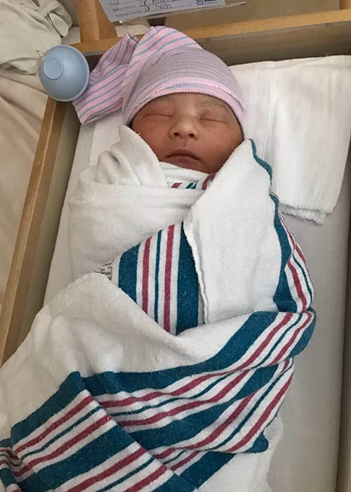 Sau khi con trai đầu lòng chào đời, Đan Trường hạn chế đi diễn để dành thời gian chăm sóc gia đình.