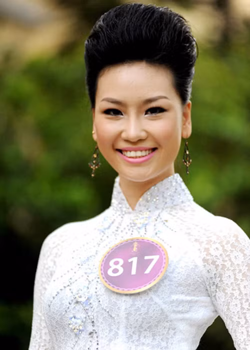 Thùy Linh cũng thừa nhận đã chỉnh sửa mũi. Theo lời người đẹp, lý do cô vẫn đăng ký tham gia cuộc thi vì quên không đọc quy chế của Bộ Văn hóa - Thể thao và Du lịch. Ảnh: Khám Phá