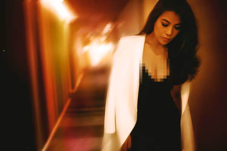 Chuyện đời của Nguyễn Thị Huệ được các báo lật lại dưới nhiều góc độ và ngay từ thời điểm đó, đã được nhận xét “cuộc đời như phim” vì những tình tiết quá ly kỳ.