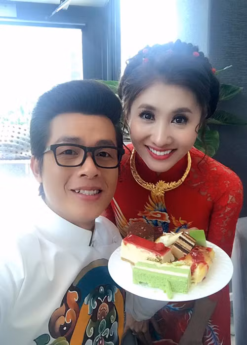 Bạn bè, đồng nghiệp đều mừng cho Nguyệt Ánh đã cập bến hạnh phúc sau vài mối tình dang dở. (Ảnh: Facebook Hòa Hiệp)