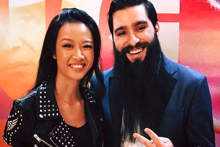 Theo lời Suboi, trong chuyến đi thăm Hạ Long, cả hai trò chuyện để biết nhau nhiều hơn về cá tính và công việc cũng như trao đổi về nét văn hóa Việt Nam. Ảnh: FBNV