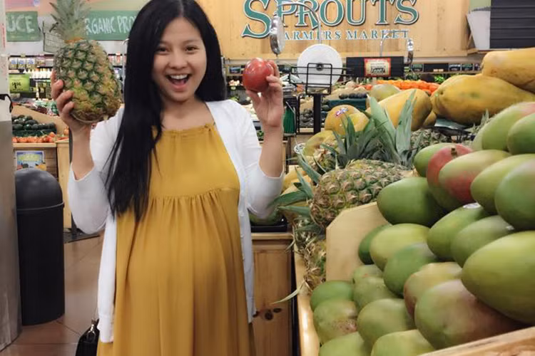 Hình ảnh Khánh Hiền mang thai ở tháng cuối thai kì. Được biết, thời gian vừa qua, nữ diễn viên sinh năm 1991 đã ở Mỹ - nơi ông xã sinh sống để dưỡng thai. Ảnh: FBNV