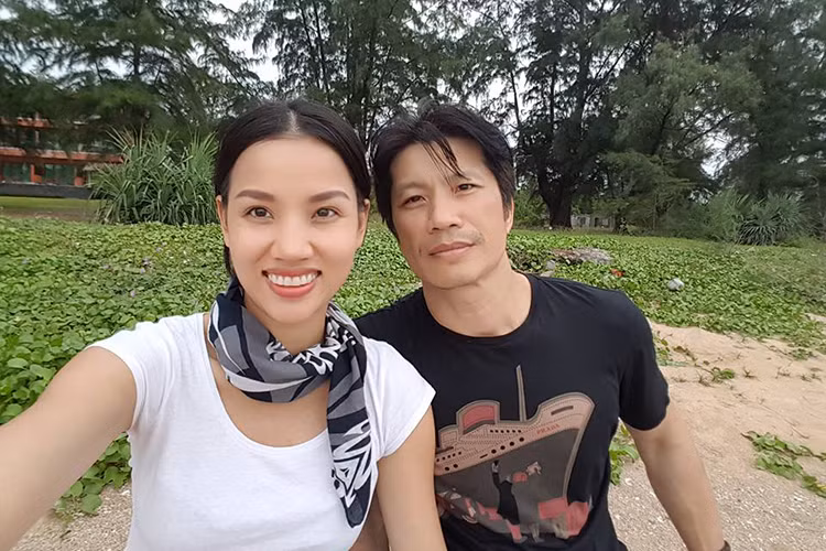 Bebe Phạm song hành cùng Dustin Nguyễn không chỉ trong cuộc sống mà còn cả trong công việc với vai trò nhà sản xuất phim. (Ảnh: FBNV)