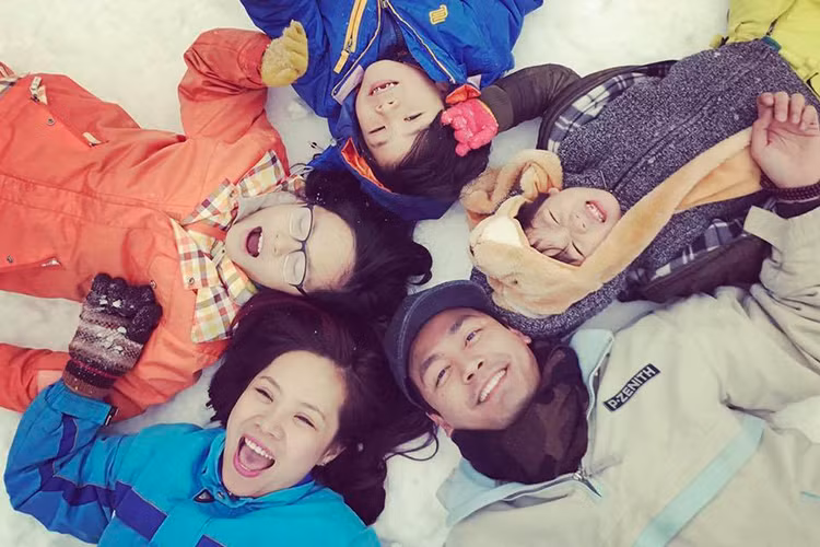 Nhờ hậu phương vững chắc, MC Phan Anh mới có thể yên tâm hoạt động nghệ thuật và tham gia các hoạt động tình nguyện. (Ảnh: FBNV)