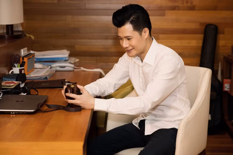 Tại Hà Nội, liveshow Quang Dũng sẽ do đạo diễn Nguyễn Việt Thanh dàn dựng với lời hứa sẽ biến sân khấu thành không gian rực rỡ, đồ sộ đúng kiểu broadway.