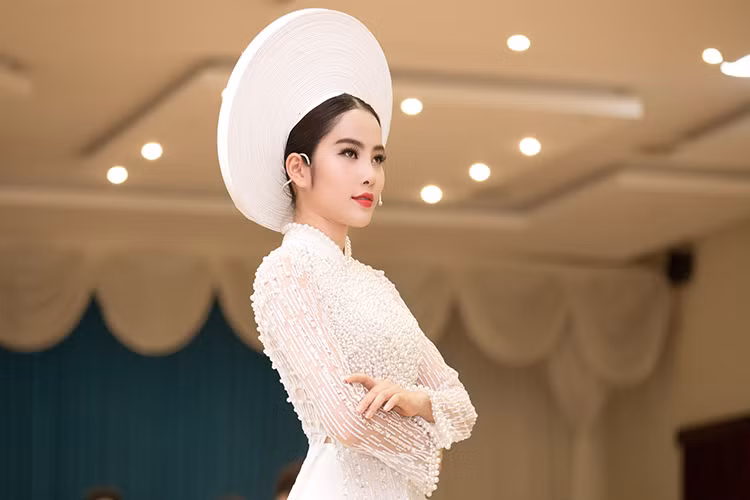 Nam Em chia sẻ, cô rất kỳ vọng vào vai diễn đầu tay của mình trong bộ phim điện ảnh “Lô Tô”.